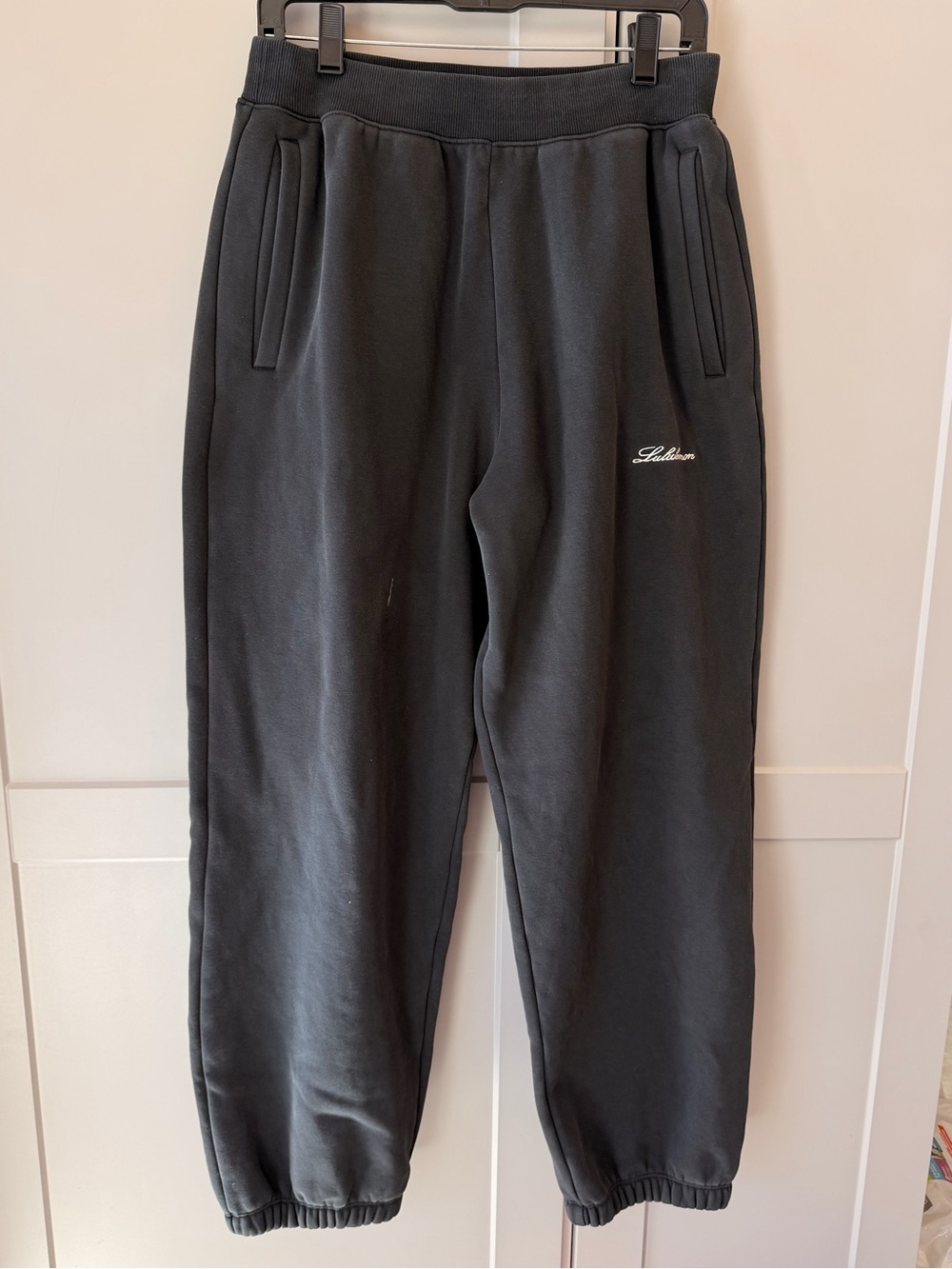 Lululemon Men’s Big Cozy Jogger Regular Black Script Logo Sweatpants Size M